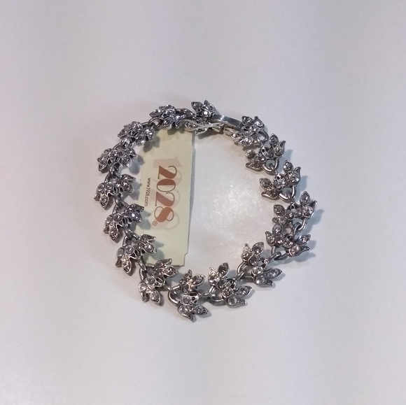 2028 Vintage Look Rhinestones Bracelet. - Picture 2 of 3